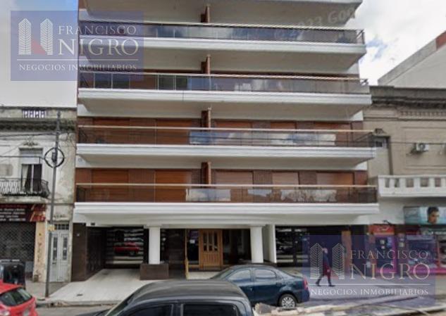 Alquiler Departamento 3 Ambientes con Cochera y Patio en Villa del Parque