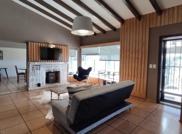 Casa · 221m² · 9 Ambientes · 4 Cocheras · Venta Casa 3 Dorm Piscina V del Lago Carlos Paz