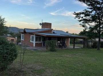 Casa · 78m² · 3 Ambientes · 2 Cocheras · Venta Casa 2 Dorm. con Pileta Bialet Masse