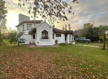 Casa · 310m² · 10 Ambientes · 2 Cocheras · Venta Casa La Herradura Barrio Cerrado
