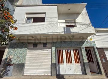 Casa · 200m² · 5 Ambientes · 1 Cochera · Casa en Venta en La Plata