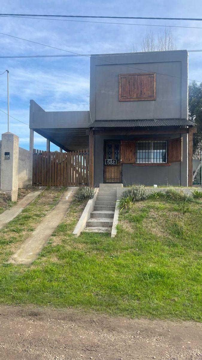 Casa de 2 plantas, 80m² en San Carlos, a 2 cuadras del mar