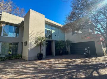 Casa · 450m² · 5 Ambientes · 5 Cocheras · Casa en Venta 5 Amb - Las Lomas - Jockey - Pileta - Galeria