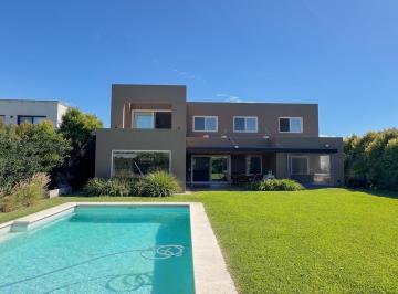 Casa · 397m² · 5 Ambientes · 7 Cocheras · Venta - Casa en Altos de Campo Grande / Pilar