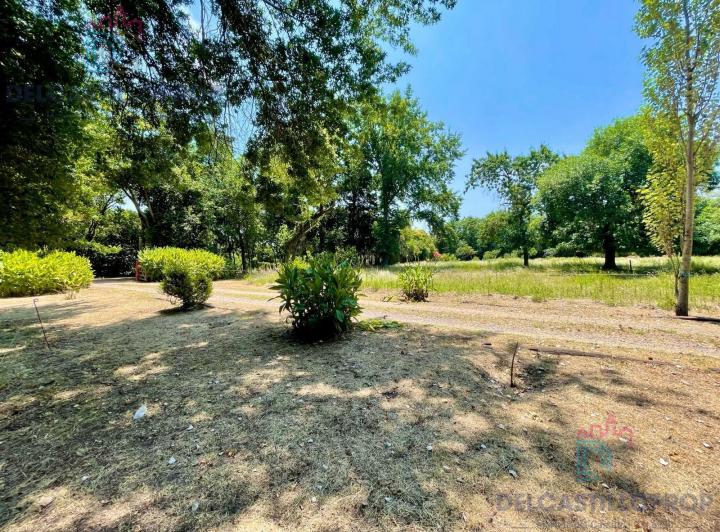 Terreno · 25700m² · 11 Ambientes