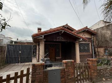 Casa · 200m² · 4 Ambientes · 2 Cocheras · Alquiler Venta Casa en Muñiz