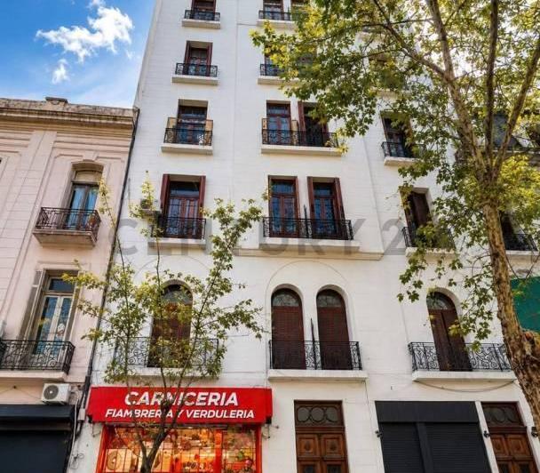 Venta Semipiso Antiguo Al Frente – Super Luminoso, Amplio y Silencioso