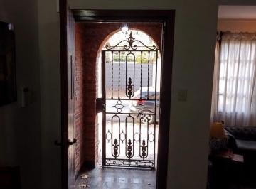 Casa de 6 ambientes, Vicente López · Casa Entre La Lucila y Olivos - Roma 736