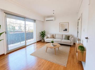 PH · 72m² · 3 Ambientes · Venta PH 3 Amb. Sin Expensas con Balcón Al Frente y Terraza en Lugones 3900