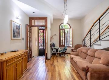 Casa · 188m² · 6 Ambientes · 1 Cochera · Venta - Casa Al Frente de 3 Dorm. y Cochera. Centro Rio, Rosario