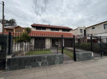 Casa · 509m² · 4 Ambientes · 2 Cocheras · Casa a Reciclar en Lomas de Zamora