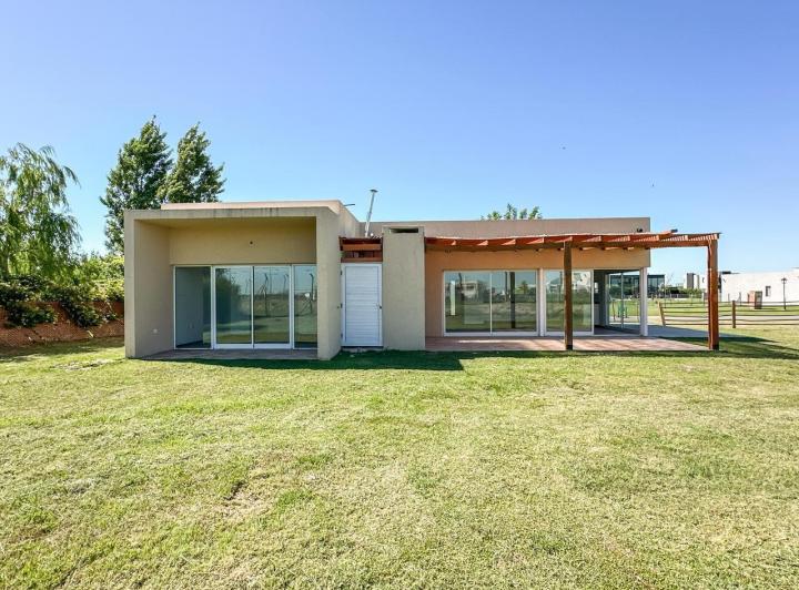 Casa · 120m² · 4 Ambientes · 1 Cochera