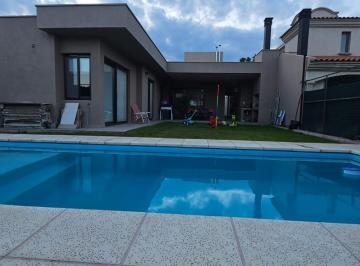 Casa · 260m² · 8 Ambientes · 2 Cocheras · Oportunidad Casa Barrio Privado "La Barraca"
