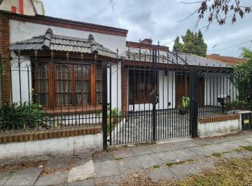 Casa · 122m² · 4 Ambientes · 3 Cocheras · Casa en Ituzaingó