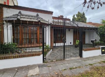 Casa · 122m² · 4 Ambientes · 3 Cocheras · Casa en Ituzaingó