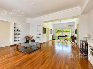 Casa · 220m² · 5 Ambientes · Excelente Casa 5 Ambientes con Jardín, Pileta y Cochera