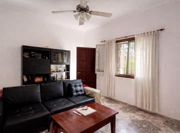 Casa · 316m² · 5 Ambientes · 2 Cocheras · Venta Casa 5 Ambientes Multifamiliar con 370 m² en Lomas de Zamora