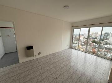 Departamento · 40m² · 2 Ambientes · Arturo Bas Al 100
