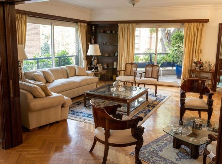 Departamento · 240m² · 6 Ambientes · 1 Cochera