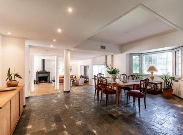 Casa · 590m² · 8 Ambientes · 8 Cocheras · Venta Casa de 8 Ambientes en Martinez