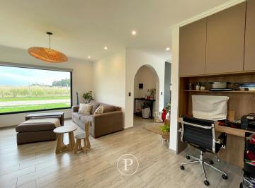 Casa · 120m² · 4 Ambientes · Venta Chalet Estilo Moderno en Costa del Sol
