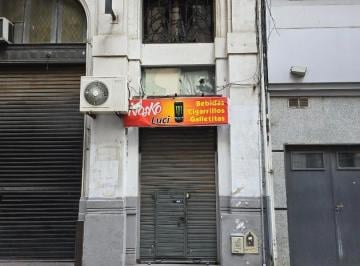 Local comercial · 32m² · 2 Ambientes · Local Sobre Vía Pública, con Entre - Piso y Sótano