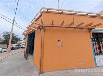 Local comercial · 65m² · 3 Ambientes · Local en Esquina Elordi y Bouquet Roldan Apto Cocina.
