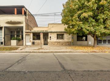 Casa · 80m² · 3 Ambientes · Casa en Alquiler en Barrio Republica de La Sexta, Dos Dorm. Amoblada