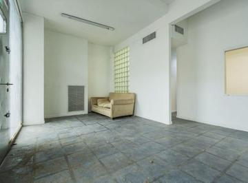 Local comercial · 134m² · Alquiler Local 67 m² V. Real con Amplias Vidrieras