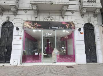 Local comercial · 110m² · 2 Ambientes · Amplio Local a La Calle con Vidriera!