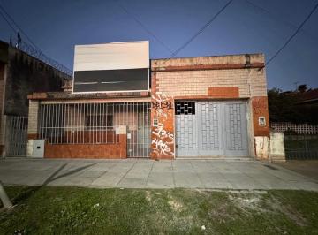 Casa · 155m² · 3 Ambientes · 1 Cochera · Venta Casa con Patio y Cochera