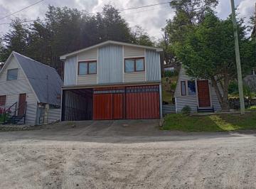 Casa de 4 ambientes, Ushuaia · Propiedad + 2 Cabañas + Cochera y Deposito