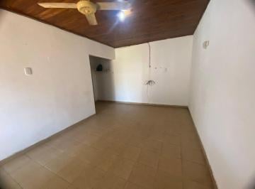 Casa · 60m² · 3 Ambientes · Casa en Venta. Adelina.