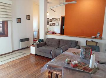 PH · 80m² · 3 Ambientes · En Venta PH 3 Amb con Entrada Independiente en Monte Castro