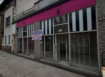 Local comercial , Monte Castro · Local 8x4 a 10 m de Jonte, Zona Comercial