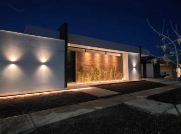 Casa de 1 ambiente, Carrodilla · Casa de Categoria en Venta a Estrenar