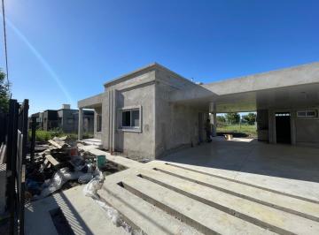 Casa · 170m² · 3 Ambientes · 2 Cocheras · Casa en Venta 2 Dorm. - Acequias del Aire