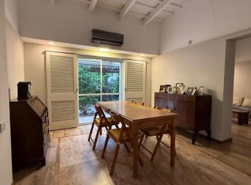 Casa · 160m² · 6 Ambientes · 4 Cocheras · Casa Tres Dorm. y Cochera - Funes - Don Mateo
