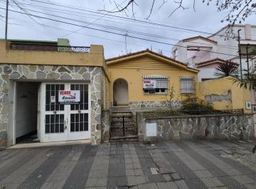 Casa · 323m² · 6 Ambientes · 1 Cochera · Casa en Victoria