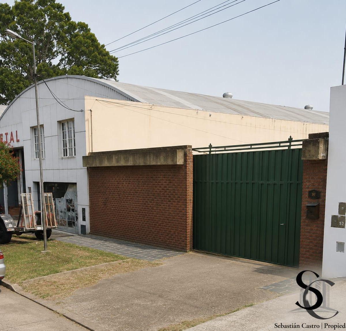 Lote de 430 mts 2, con casa al fondo de 3 ambientes. Oportunidad para seguir construyendo