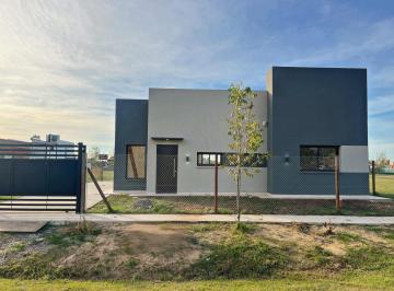 Casa · 75m² · 3 Ambientes · 2 Cocheras · Casa a Estrenar en Funes City