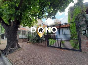 DOP-DOP-2174_2 · Casa 4 Ambientes con Jardin y Cochera