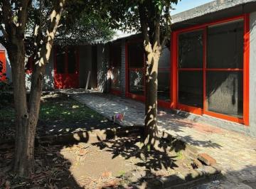 Bodega-Galpón · 160m² · Alquiler. Galpon Comercial. Villa Urquiza. Jardin. 160 m² Cubiertos.