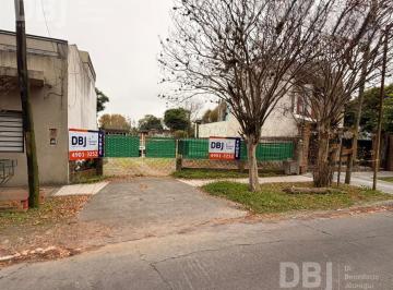 Casa · 45m² · 2 Ambientes · 5 Cocheras · Venta de Terreno 10x60 con Vivienda 2 Ambientes en Ezpeleta Oeste