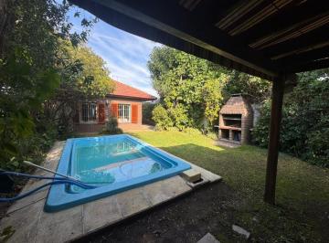 Casa · 145m² · 4 Ambientes · 2 Cocheras · Venta Casa con Pileta