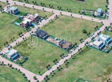 Terreno · 641m² · Lote en Venta en Los Cardos Pilar