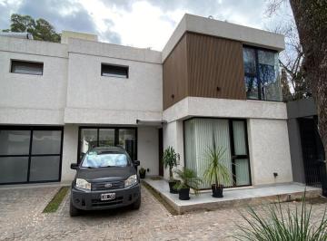 Casa · 160m² · 4 Ambientes · 2 Cocheras · Casa 4 Ambientes en Condominio Olsen Parque Leloir con Pileta