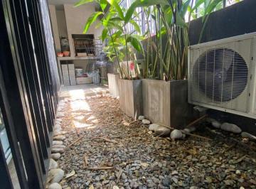 Departamento de 2 ambientes, Villa Crespo · Dep. 2 Amb con Patio a Pasos Parque Centenario Muy Buen Estado en Venta