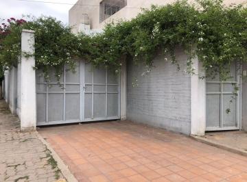 Casa · 405m² · 5 Ambientes · 1 Cochera · Casa en Venta Av Colón Sur, Santiago del Estero