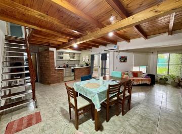 Casa · 124m² · 5 Ambientes · Venta: Casa + Local Comercial y Galpón - Castelnovo 358